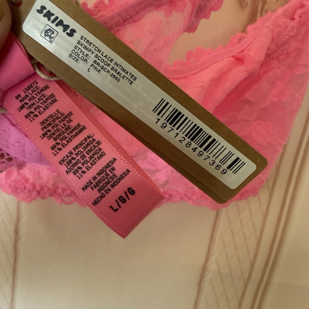 SKIMS Stretch Lace Intimates Skimpy Scoop Bralette Size Large Pink NWT - Picture 3 of 8